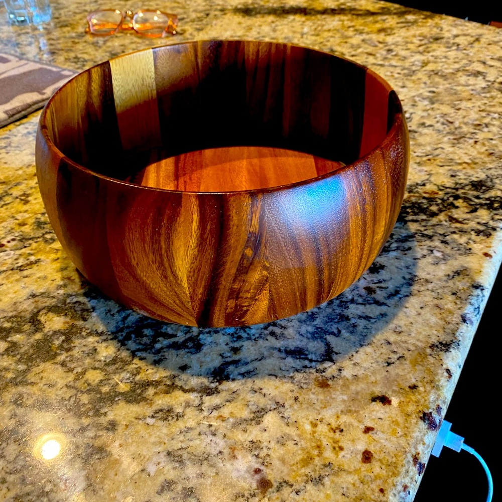 Fabulous wood salad bowl with 2 serving pieces. Brand New in Box